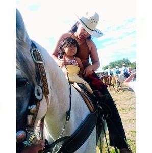 Meet your Posher, Gonzalez